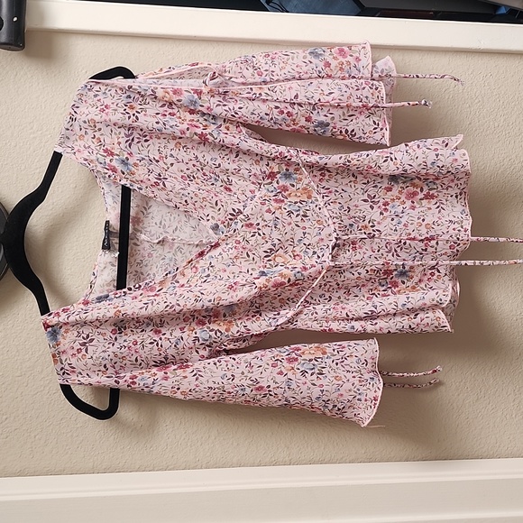 Anxiety Sheer Floral Top w/Shoulder Cutouts - Picture 2 of 8